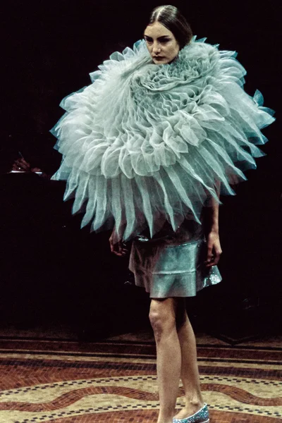Look 27